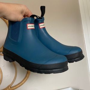 size 9 hunter womens chelsea boots :) 💙